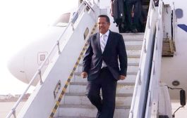 رئيس الوزراء  يصل الى العاصمة المصرية القاهرة لافتتاح والإشراف على ورشة العمل التي تنظمها اللجنة الاقتصادية