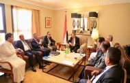 رئيس الوزراء يوجه شركة النفط بتوفير المشتقات النفطية لعدن والمحافظات القريبة منها على وجه السرعة
