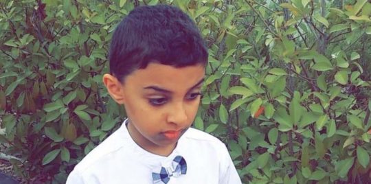 السعودية.. مفاجأة في حادثة طفل القطيف الذي مات مختنقًا داخل “باص” مدرسي
