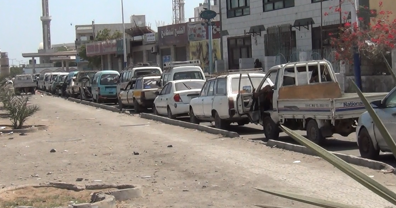 عودة أزمة المشتقات النفطية في عدن وإزدهار للسوق السوداء