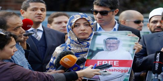 دموع توكل كرمان على جمال خاشقجي تثير سخرية وانتقادات لاذعة
