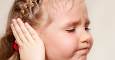 أعراض التهاب الأذن.. الحساسية ونزلات البرد أبرز الأسباب