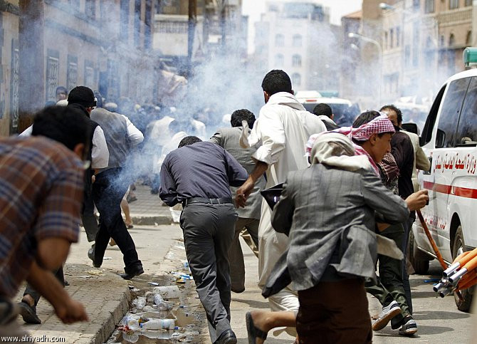 صنعاء: اندلاع اشتباكات عنيفة بين مسلحين مجهولين ومليشيات الحوثي