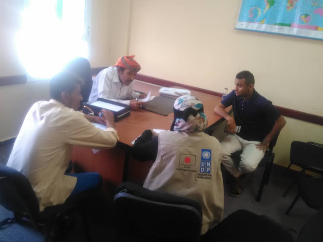 مدير عام المضاربة بلحج يلتقي فريق منظمة اكسفام ويحثهم على استهداف المناطق المحرومة