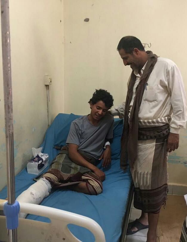 مدير أمن البيضاء يتفقد جرحى المقاومة في مستشفيات عدن