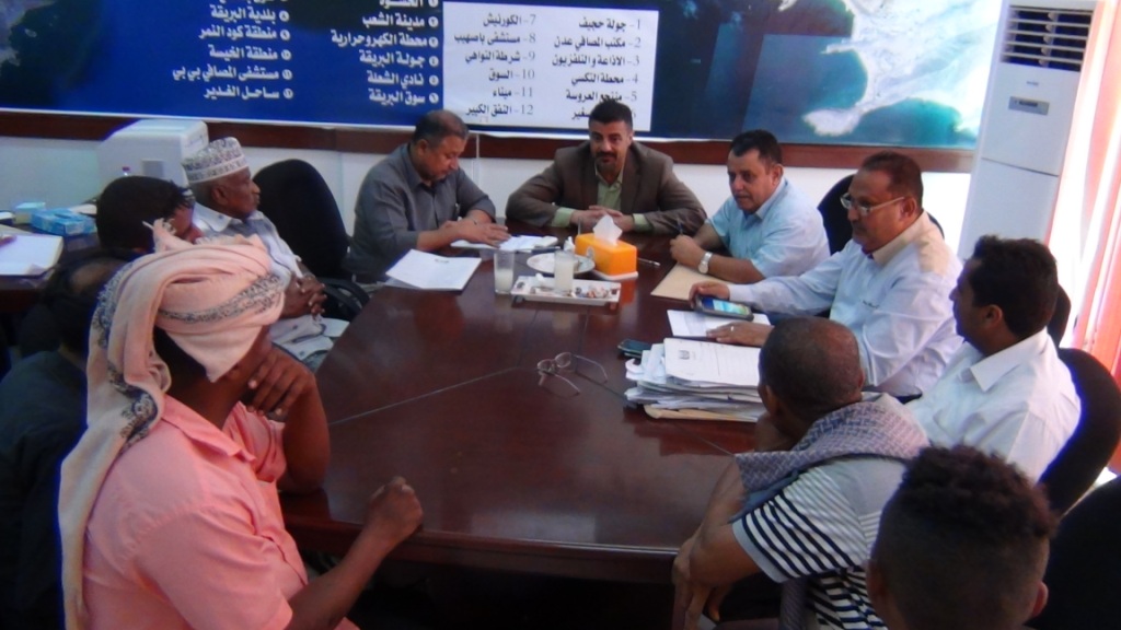 الاتفاق على رفع اضراب عمال النظافة بالعاصمة عدن