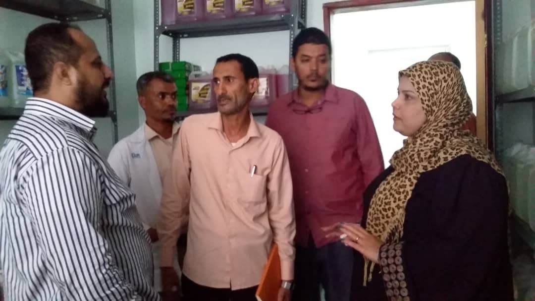 مدير البريقة يطلع على التجهيزات النهائية لإفتتاح مركز التوليد الطبيعي بالمديرية