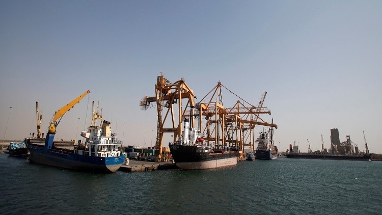 التحالف: ميليشيات الحوثي تمنع دخول السفن إلى الحديدة