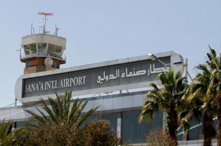 مليشيات الحوثي تحوثن مطار صنعاء