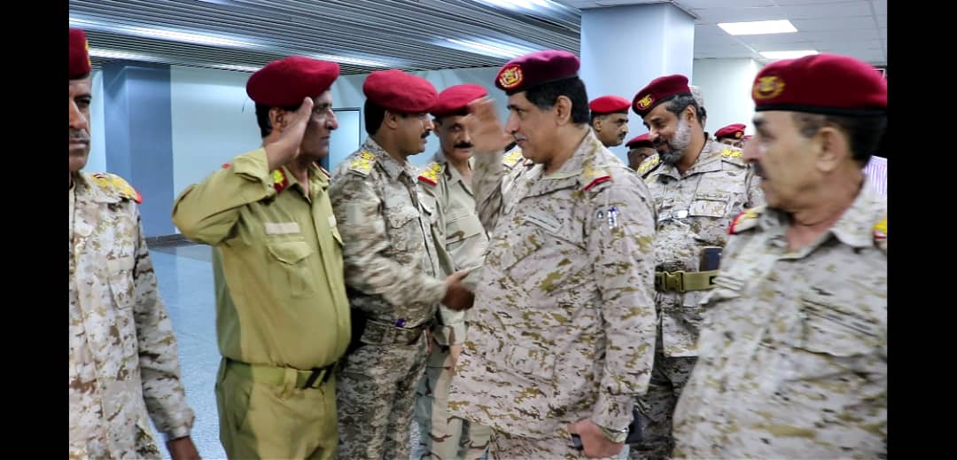 عاجل : استقبال مهيب لرئيس هيئة الاركان العامة في العاصمة المؤقتة عدن