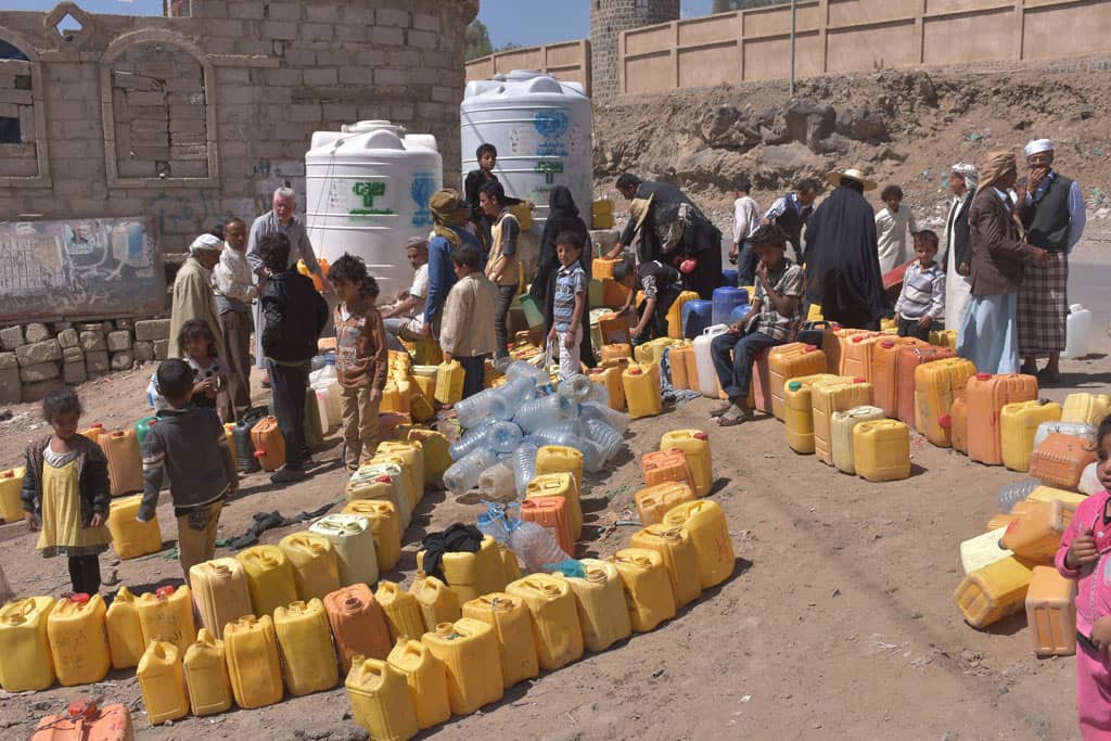 ميليشيا الحوثي تفجر خزان مياه لـ 3 قرى في الدريهمي
