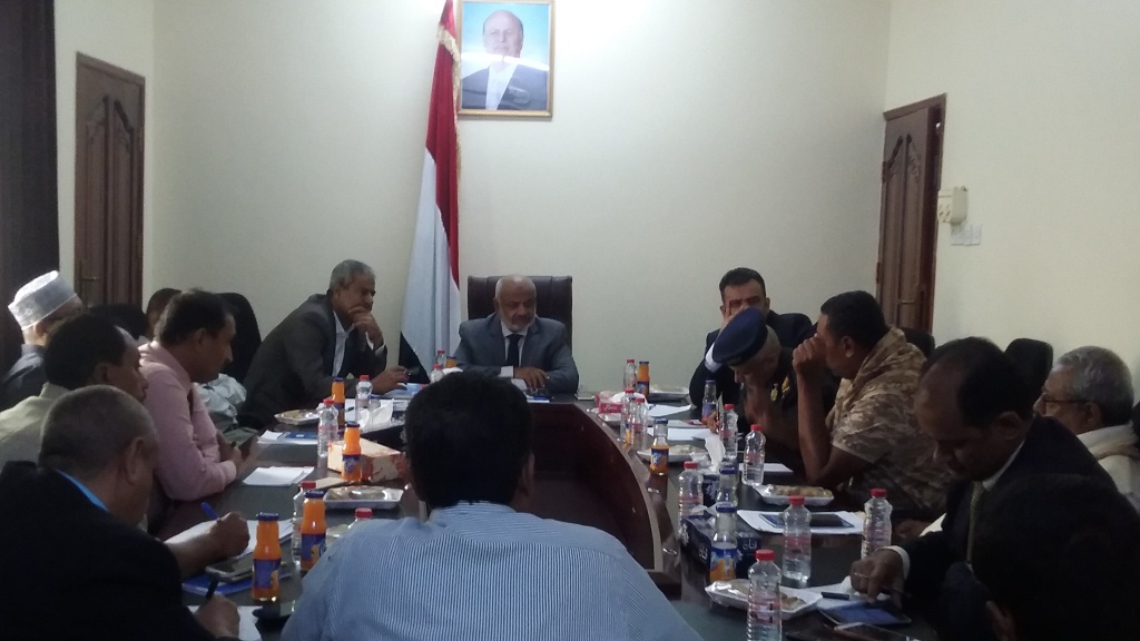 محافظ الحديدة من عدن يعقد الاجتماع الأول مع لجنة متابعة أوضاع الحديدة 