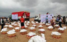الهلال الإماراتي يوزع مساعدات إغاثية وإيوائية لمناطق المضاربة بالصبيحة محافظة لحج