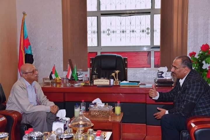 الزبيدي يلتقي بالسياسي المخضر الدكتور عبدالعزيز الدالي