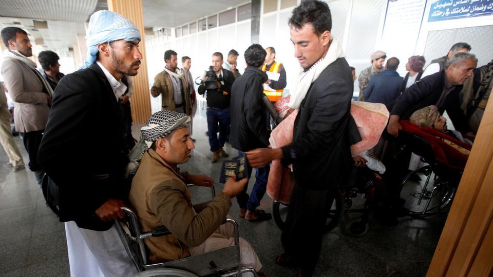 مليشيات الحوثي تستولي على بعض المراكز الصحية بصنعاء