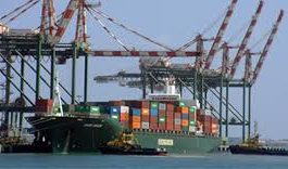ميناء عدن يسجل أعلى حركة ملاحة منذ 2011 .... عدد السفن الوافدة إلى ميناء عدن خلال 2018 ارتفع بنسبة 36 بالمائة