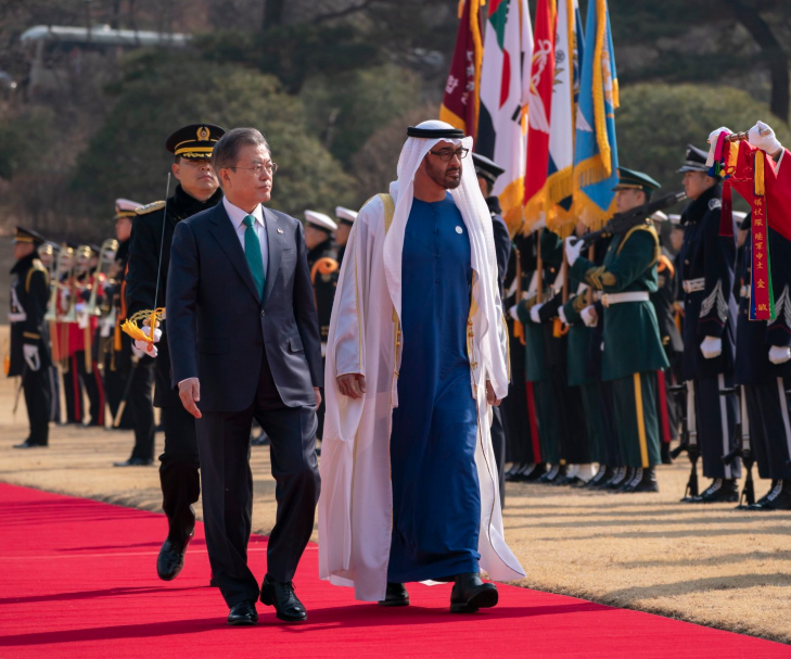 محمد بن زايد يبحث مع رئيس كوريا الجنوبية تعزيز العلاقات الاستراتيجية