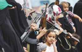 صحيفة سعودية: الحوثي يزج بنساء وأطفال اليمن في جبهات الموت