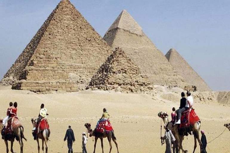 قلق إسرائيلي بسبب زيارة المئات من مواطنيها لمصر