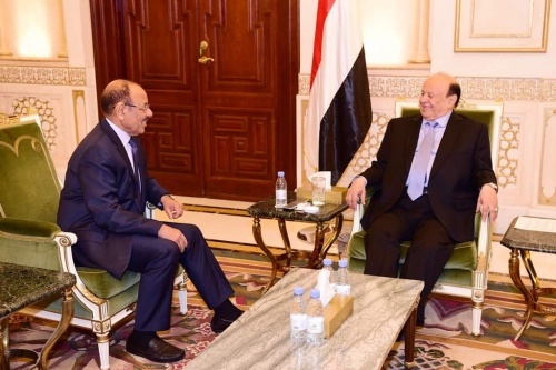 هيمنة إخوانية على الرئيس هادي قد تدفع لسقوطه
