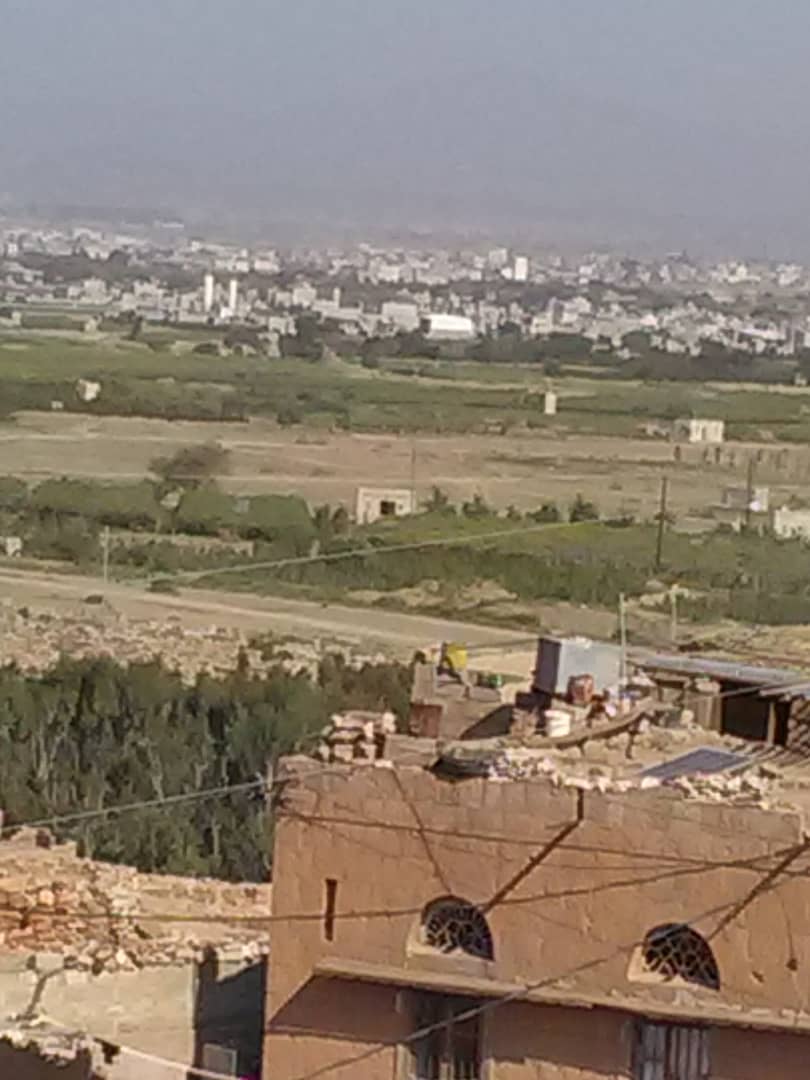 عاجل صنعاء : مليشيات الحوثي تقتحم منطقة صرف بمئات الاطقم