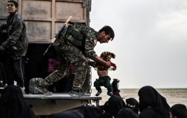 إجلاء دفعة جديدة من المحاصرين لدى تنظيم الدولة الإسلامية في شرق سوريا