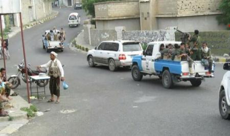 مليشيات الإصلاح تختطف مسئولا أمنيا في تعز على خلفية ملاحقته متهمين بقتل طفلة