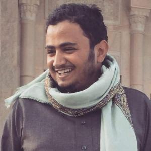 وفاة صحفي يمني غرقا أثناء محاولته الهجرة إلى أوروبا عبر الجزائر