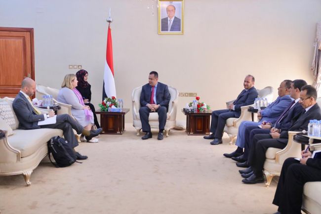 رئيس الوزراء يلتقي في عدن رئيس بعثة الاتحاد الاوروبي لدى اليمن