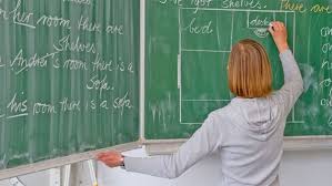 شاهد فيديو من المغرب معلمة تتزوج تلميذها