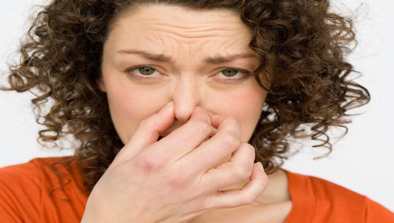 10 أسباب تجعل رائحة بولك كريهة | CRATAR NET | كريتر نت