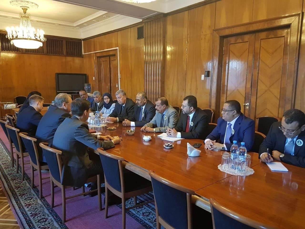 الرئيس الزُبيدي يعقد لقاءً رسمياً هاماً مع نائب وزير الخارجية الروسي ميخائيل 