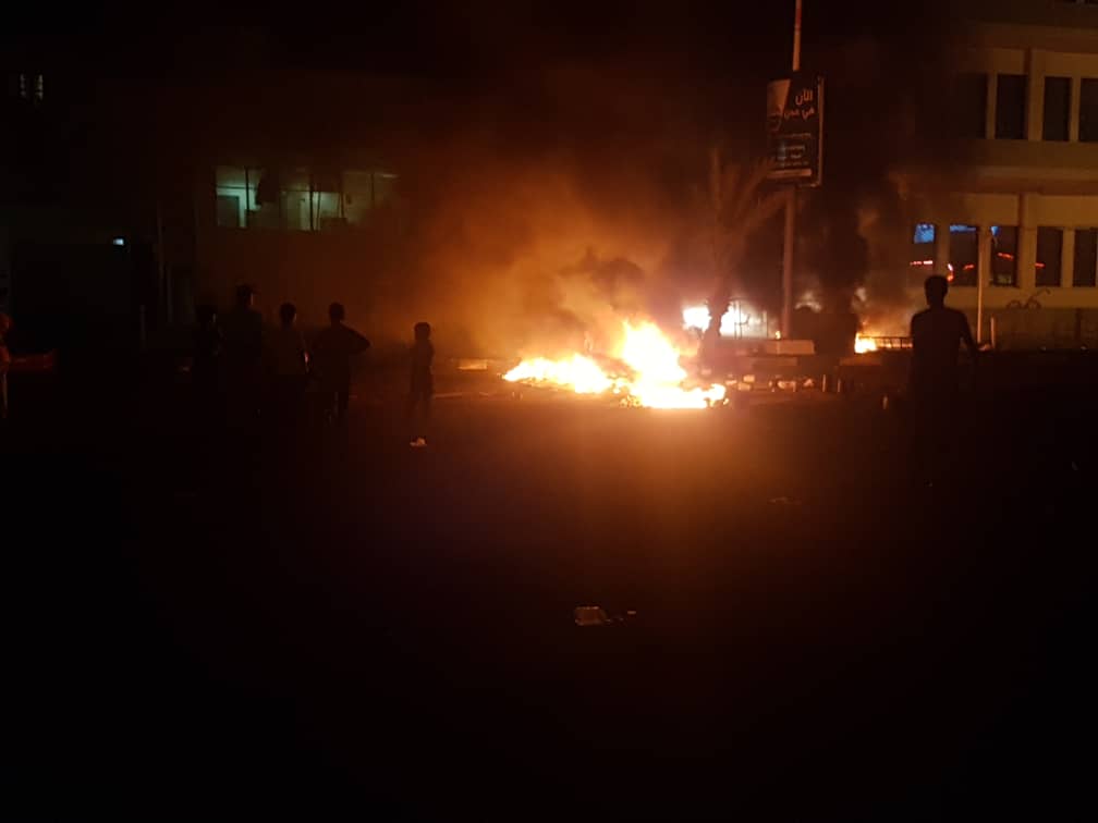 المعلا تشهد احتجاجات لمقتل دنبع من قبل قوات أمن المديرية