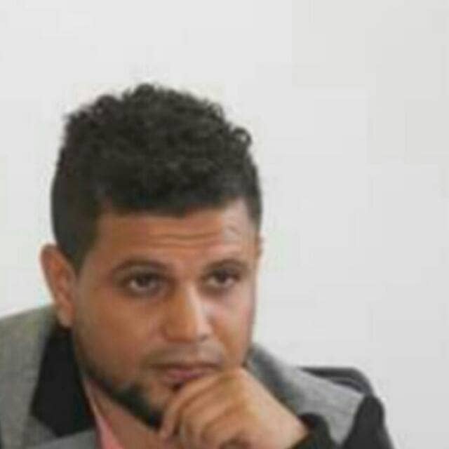 الناشط الإعلامي ماجد علوان يوضح طريقة وسبب إعتقاله من قبل حراسة مدير أمن تعز 