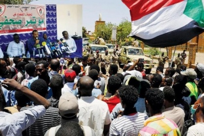 الاتحاد الأفريقي يمهل السودان 15 يوماً لتسليم السلطة للمدنيين