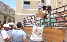 الإمارات تسير قافلة مساعدات تحمل 221 طنا من المواد الغذائية لأهالي حضـرموت