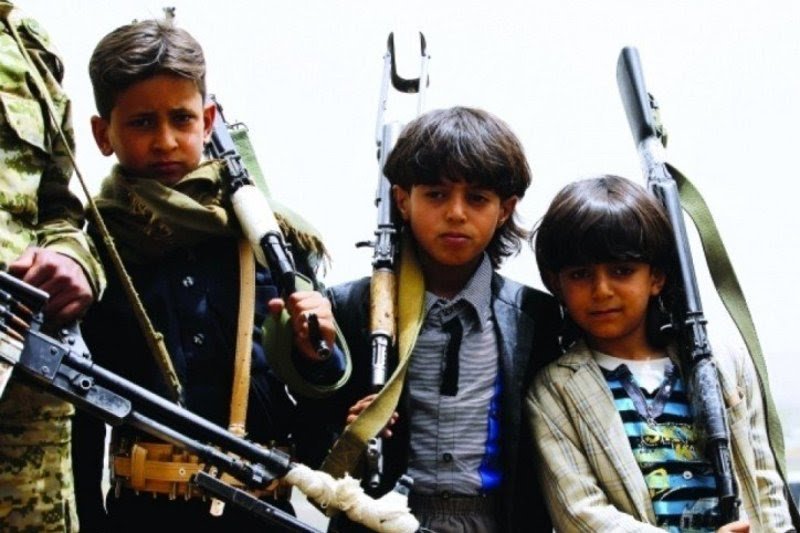 قوات التحالف تسلم 7 أطفال من المغرر بهم للسلطات اليمنية