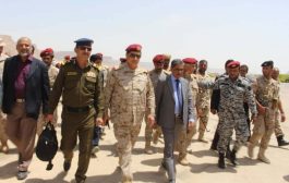 رئيس أركان الجيش يصل سيئون ومحافظ حضرموت يؤكد الجهوزية التامة لتأمين جلسات البرلمان