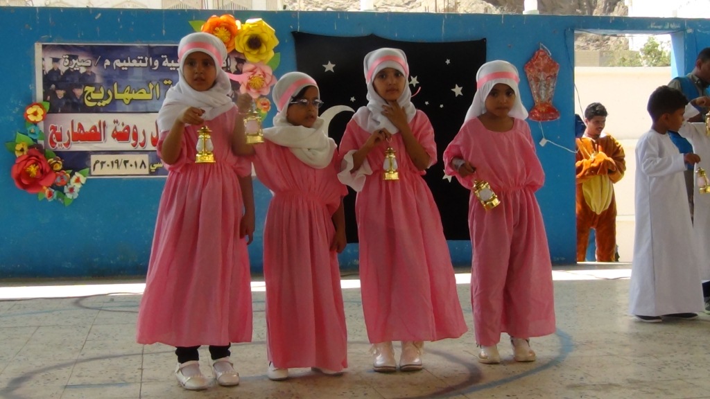 روضة الصهاريج بصيرة تحتفي بتخريج عدد طلابها للعام 2018 _ 2019 م