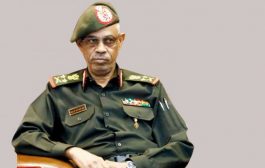 المجلس العسكري الانتقالي السوداني يحيل وزير الدفاع للتقاعد