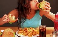 5 علامات تؤكد أنك مدمن للطعام