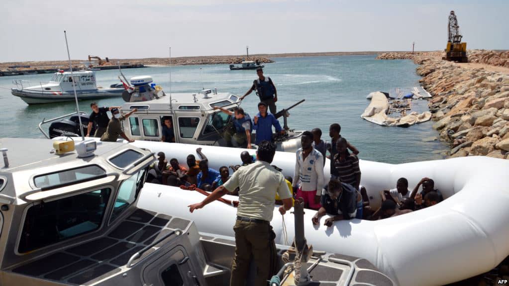غرق عشرات المهاجرين قبالة ساحل تونس بعد انطلاقهم من ليبيا   