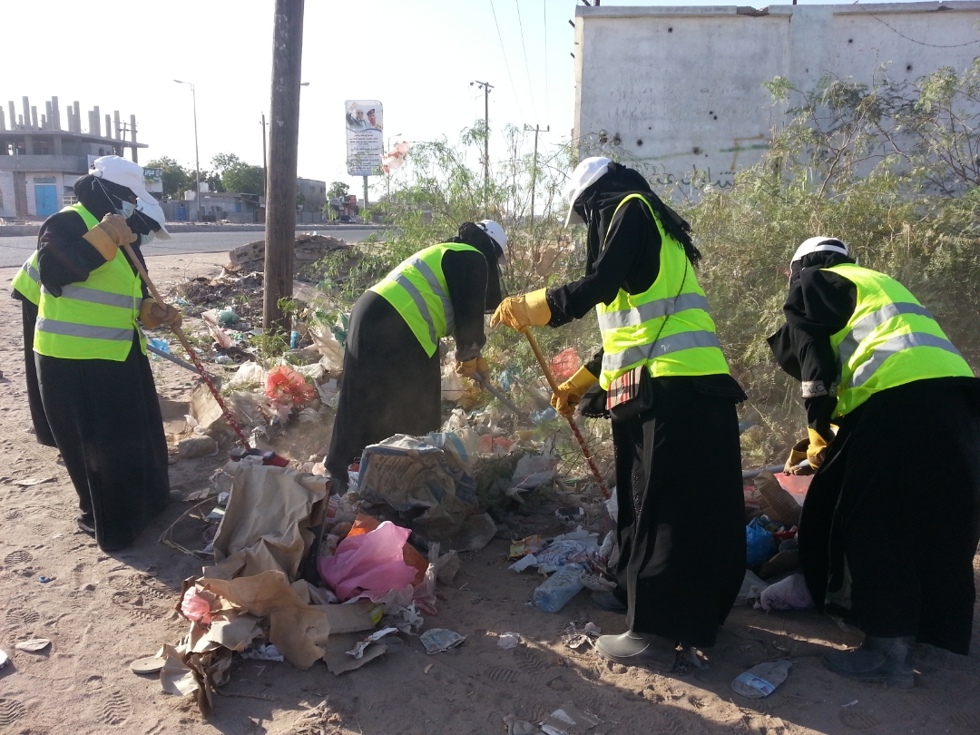 مدير مؤسسة ميار ومشرفة الكنترول يتفقدان الفرق العاملة في الميدان