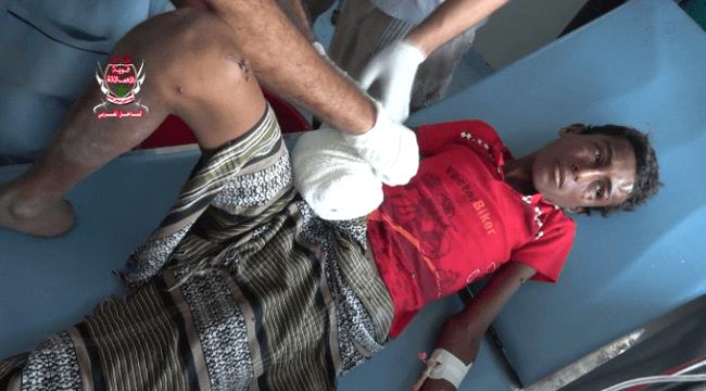 إصابة طفل وامرأة بإستهداف مليشيات الحـوثي لمنازل المواطنين في الجبلية والفازة