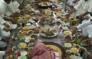 شاهد صورة : مائدة فاخرة للزهاد أولياء الله الصالحين يتصدرهم الزنداني