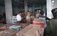 رئيس انتقالي الضالع يدشن توزيع السلال الغذائية لأسر 