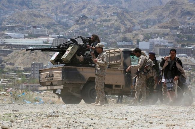 الجيش الوطني يحقق تقدما جديدا في محافظة تعز ويحكم السيطرة على سلسلة جبلية إستراتيجية