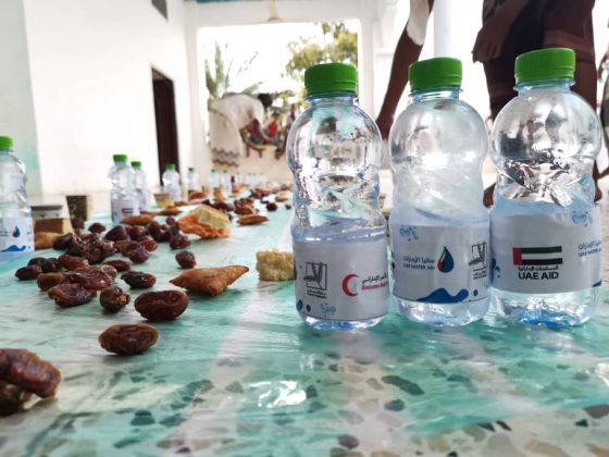 الهلال الأحمر الإماراتي يدشن حملة ” سقيا ماء ” في عدة مناطق وقرى نائية بمحافظة حضرموت