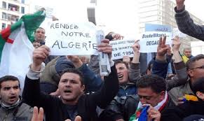 الأزمة في الجزائر تدخل منعطفا جديدا من التصعيد
