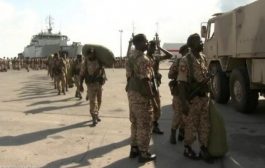 معززة بالعربات المدرعة.. وصول وحدات عسكرية سودانية إلى العاصمة عدن